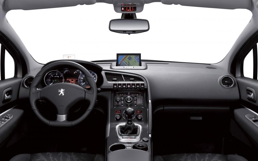  Peugeot 3008 2010 года  (фото 2 из 148)